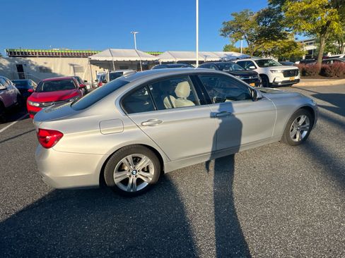 Used 2017 BMW 330i Sedan RWD image 8