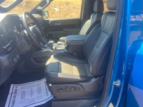 Used 2023 Chevrolet Silverado 1500 ZR2 w/ Technology Package image 11