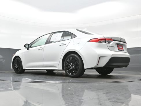 Used 2023 Toyota Corolla LE FWD image 27