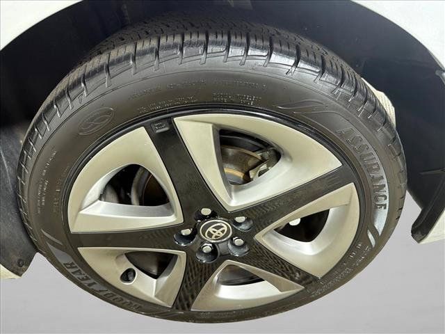 Used 2022 Toyota Prius XLE FWD image 19