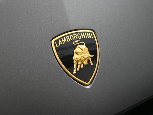Used 2024 Lamborghini Urus Performante image 13
