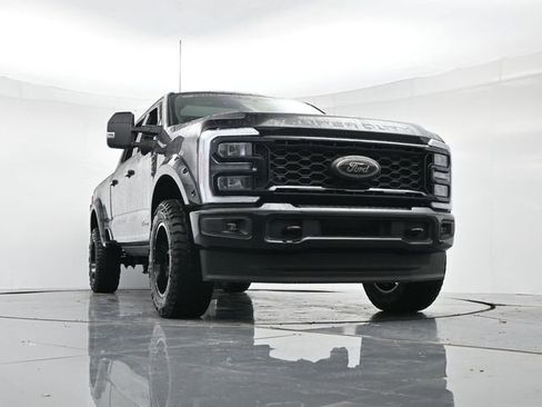 New 2025 Ford F250 XLT w/ Black Appearance Package image 32