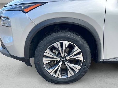 Used 2023 Nissan Rogue SV FWD image 23