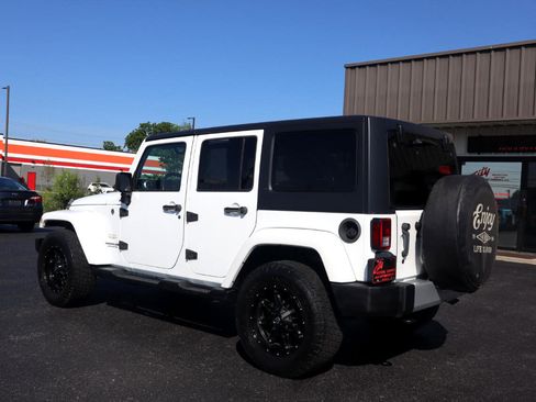 Used 2015 Jeep Wrangler Unlimited Sahara w/ Connectivity Group image 67