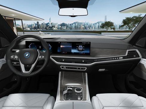 New 2025 BMW X5 xDrive50e w/ Climate Comfort Package image 12