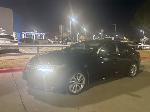 Used 2018 Acura ILX image 2