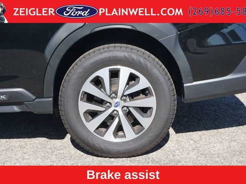 Used 2023 Subaru Outback Premium AWD/4WD image 9