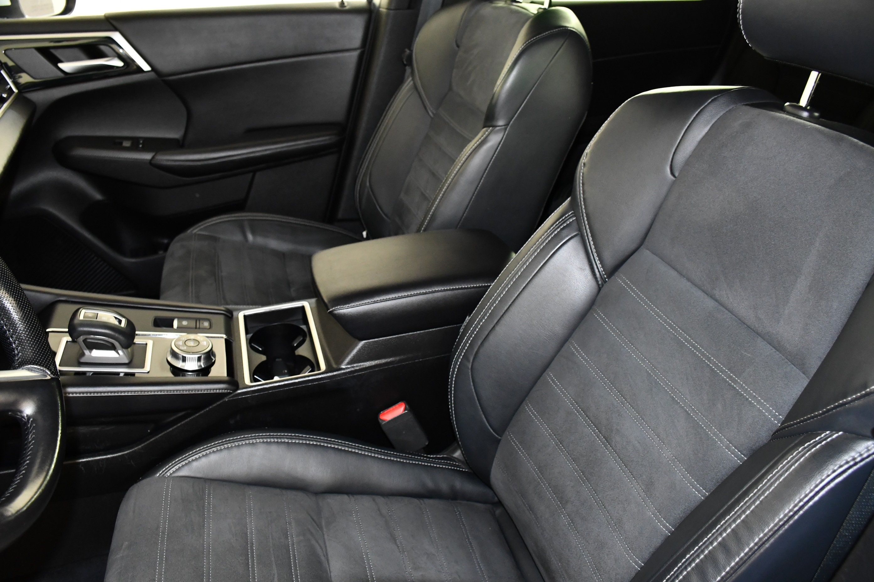 Used 2022 Mitsubishi Outlander SE AWD/4WD image 35