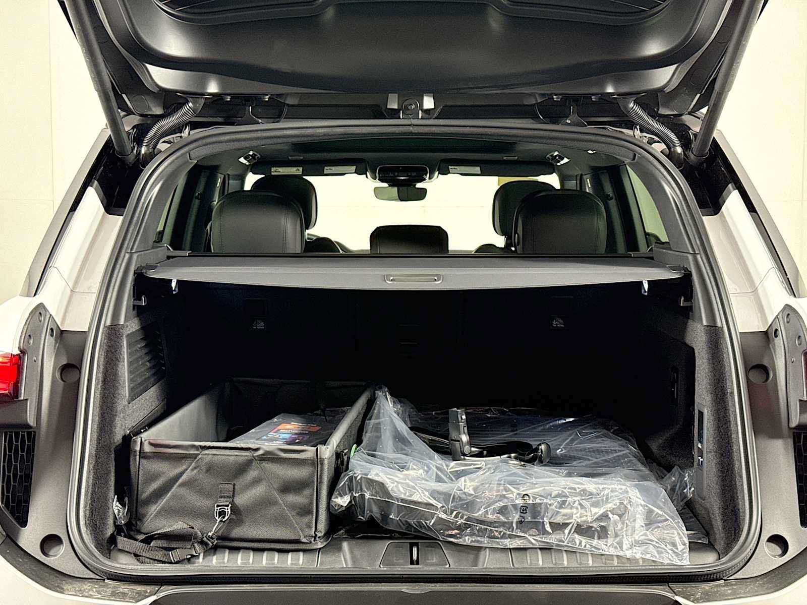 New 2026 Land Rover Range Rover Sport SE AWD/4WD image 26