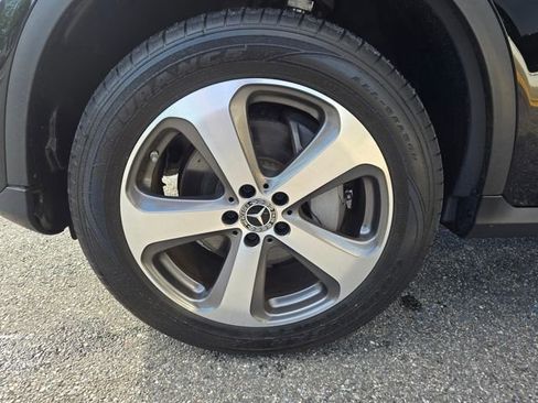 Used 2022 Mercedes-Benz GLC 300 4MATIC image 30