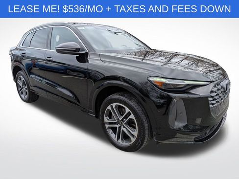 Used 2025 Audi Q5 Premium Plus w/ Premium Plus image 1