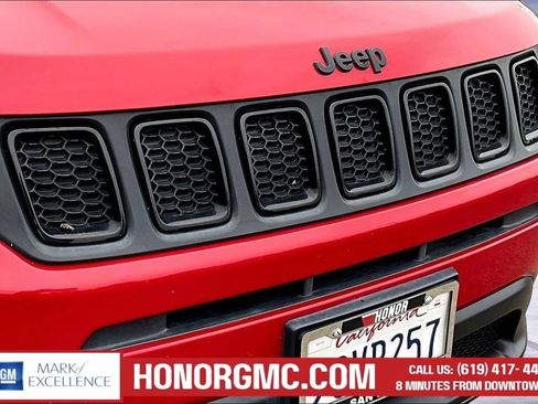 Used 2019 Jeep Compass Latitude FWD image 37