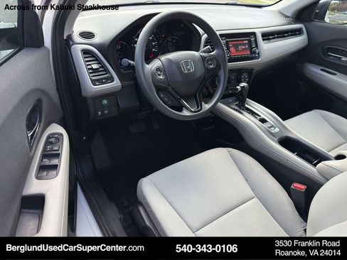 Used 2022 Honda HR-V LX image 14