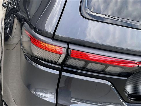New 2026 Jeep Grand Wagoneer Limited AWD/4WD image 14