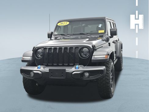 Used 2023 Jeep Wrangler Unlimited w/ Cold Weather Group AWD/4WD image 2