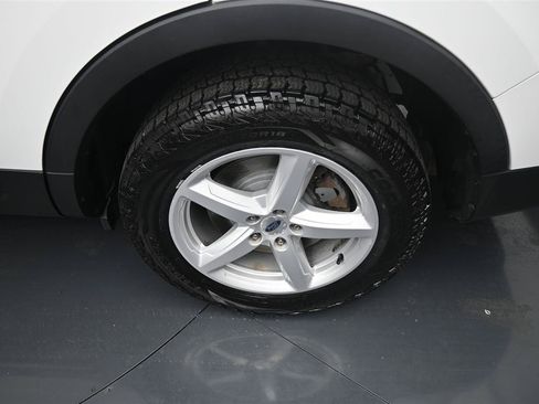 Used 2016 Ford Explorer XLT AWD/4WD image 17