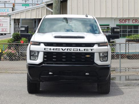 Used 2022 Chevrolet Silverado 2500 Custom w/ Custom Value Package AWD/4WD image 2