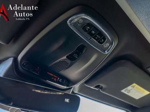 Used 2019 Volvo S60 T8 R-Design image 13