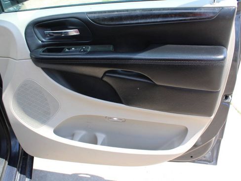 Used 2013 Dodge Grand Caravan SXT w/ Rear Park Assist Pkg FWD image 11
