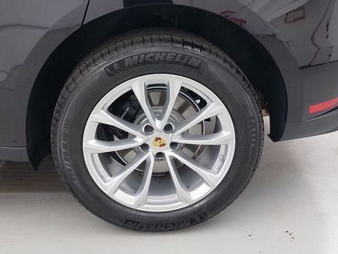 Certified 2026 Porsche Macan image 36