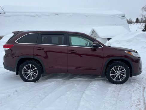 Used 2018 Toyota Highlander XLE image 4