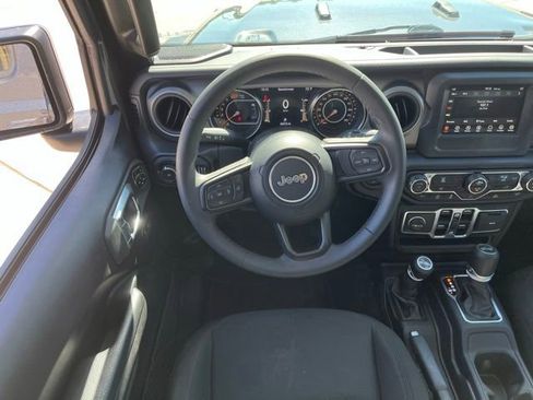 Used 2023 Jeep Wrangler Willys image 10