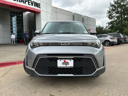 Used 2025 Kia Soul LX w/ LX Technology Package FWD image 3
