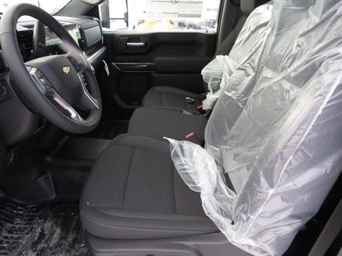 New 2026 Chevrolet Silverado 3500 LT image 15