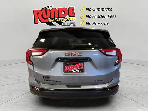 Used 2023 GMC Terrain SLE w/ Driver Convenience Package AWD/4WD image 5