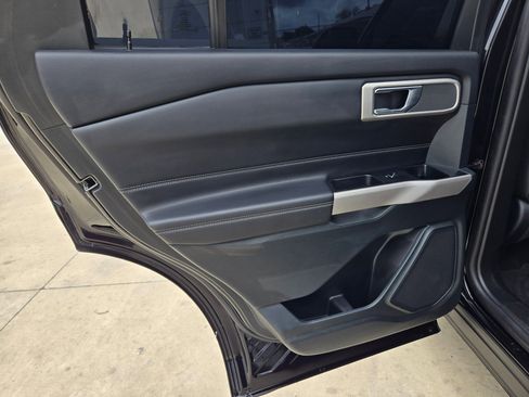 Used 2024 Ford Explorer XLT w/ Equipment Group 202A RWD image 22