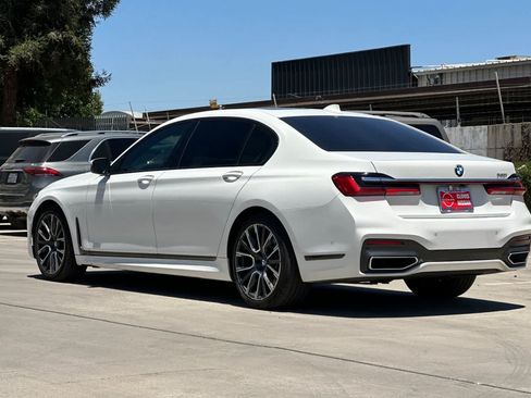 Used 2022 BMW 740i w/ M Sport Package RWD image 7