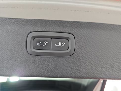 Used 2017 Volvo XC90 T6 Momentum w/ Vision Package AWD/4WD image 16