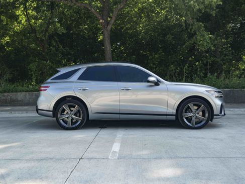 Used 2024 Genesis GV70 3.5T Sport w/ Sport Advanced Package AWD/4WD image 10