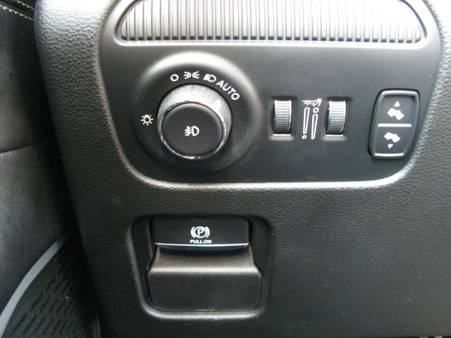 Used 2023 Jeep Wagoneer 4WD w/ Premium Group I image 20