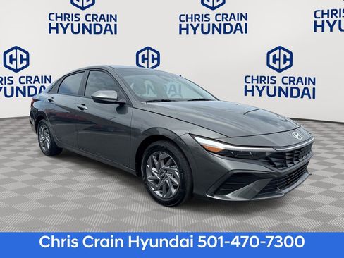 Certified 2024 Hyundai Elantra SEL FWD image 1