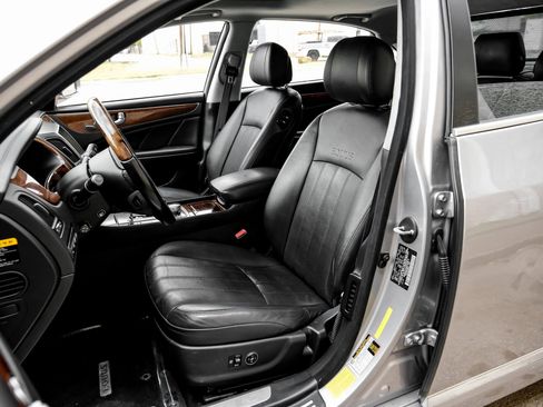 Used 2013 Hyundai Equus Signature image 32