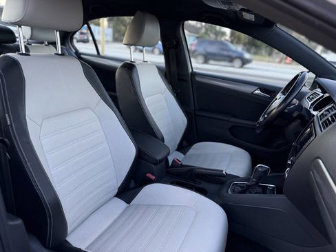 Used 2016 Volkswagen Jetta Sport image 25