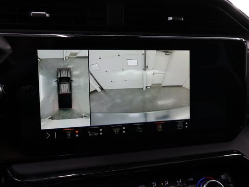 Used 2025 GMC Sierra 2500 AT4 w/ AT4 Premium Plus Package AWD/4WD image 18