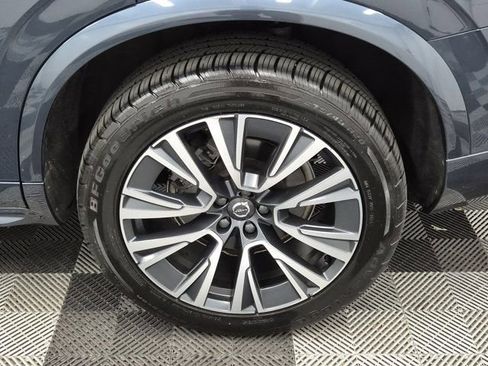 Used 2022 Volvo XC90 T5 Momentum w/ Climate Package image 11