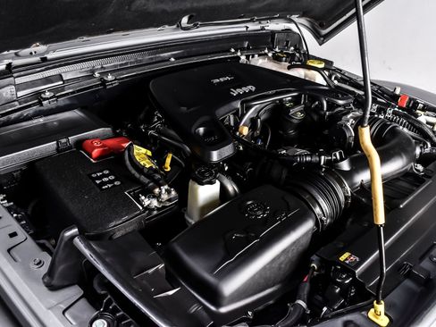Used 2021 Jeep Gladiator Rubicon AWD/4WD image 12