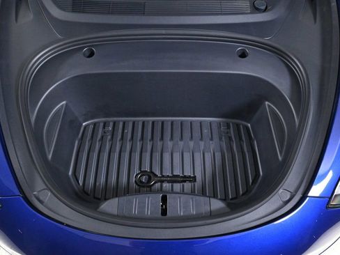 Used 2023 Tesla Model 3 Standard Range image 21