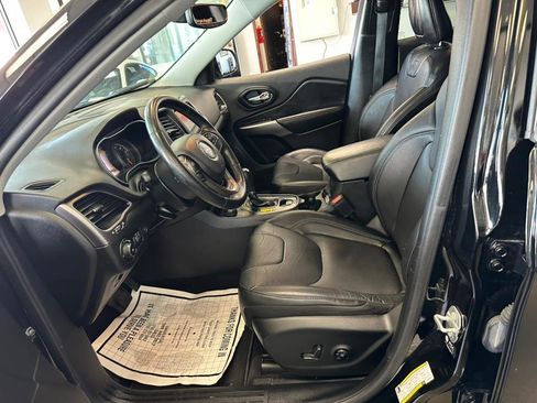 Used 2021 Jeep Cherokee Latitude Lux w/ Sun & Sound Group image 21