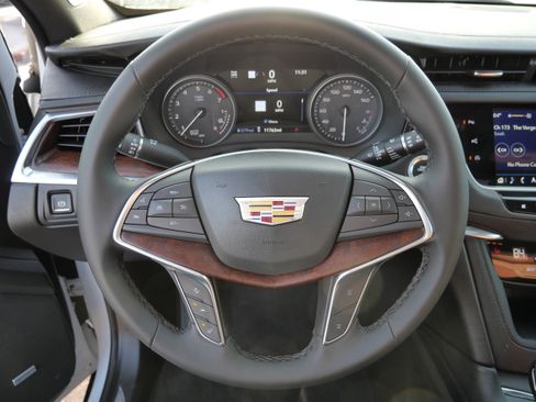 Used 2025 Cadillac XT5 Premium Luxury w/ Technology Package image 26