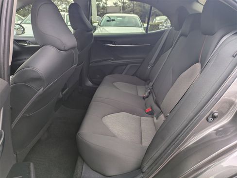 Used 2020 Toyota Camry LE image 18