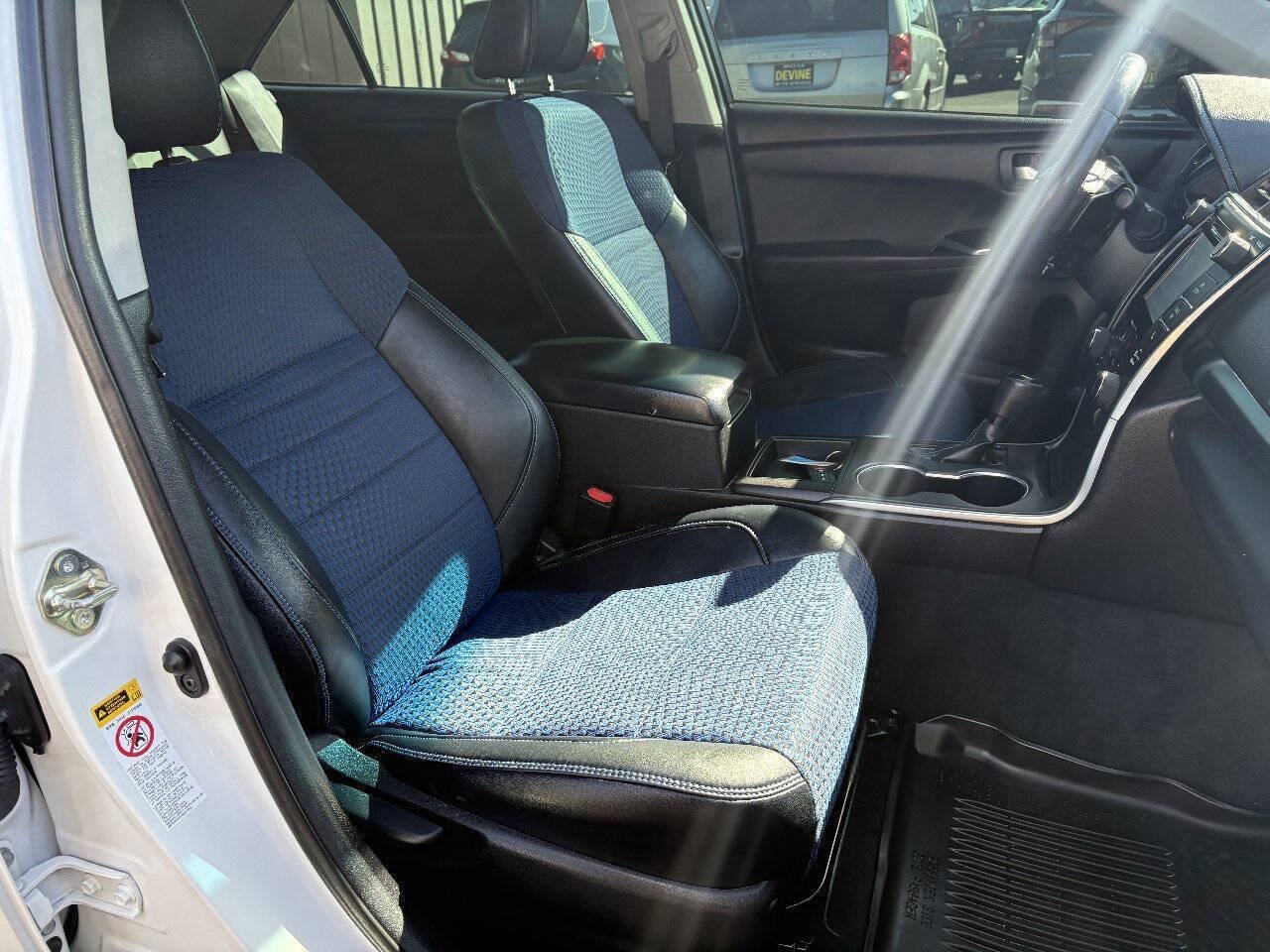 Used 2016 Toyota Camry SE FWD image 23
