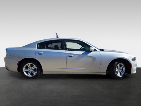 Used 2021 Dodge Charger SXT w/ Leather Interior Group image 3