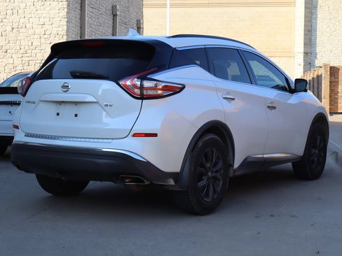Used 2018 Nissan Murano SV w/ Premium Package FWD image 3