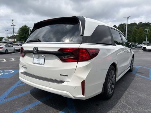 Certified 2026 Honda Odyssey Touring image 6