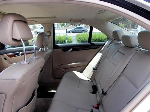 Used 2011 Mercedes-Benz C 300 Luxury image 22