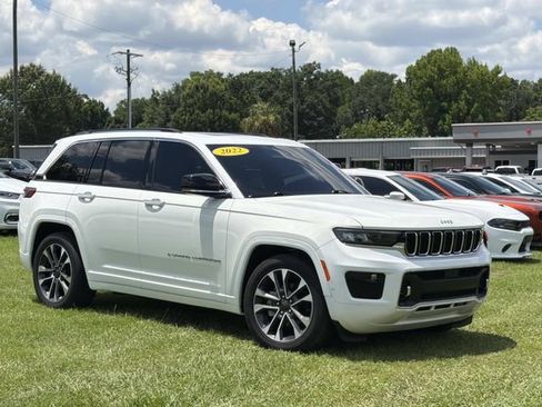 Used 2022 Jeep Grand Cherokee Overland AWD/4WD image 14